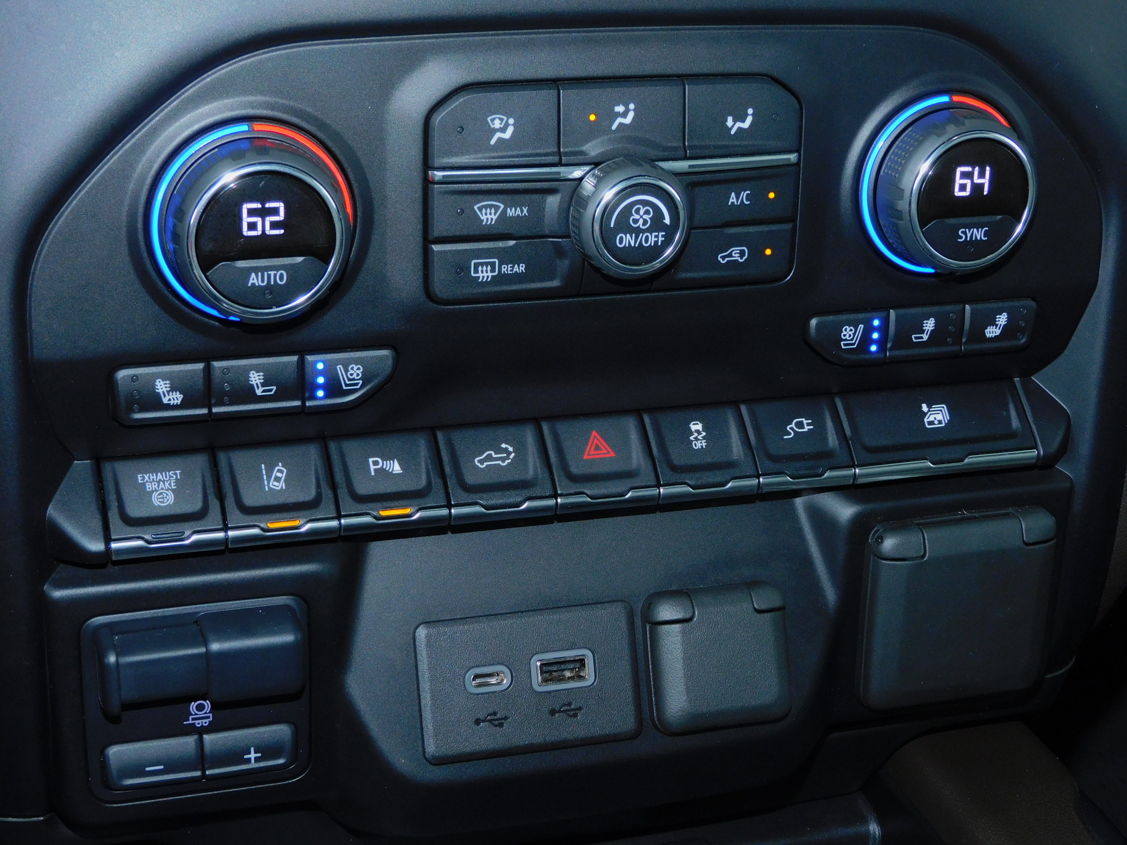 2021 Chevrolet Silverado 3500HD LTZ photo 2