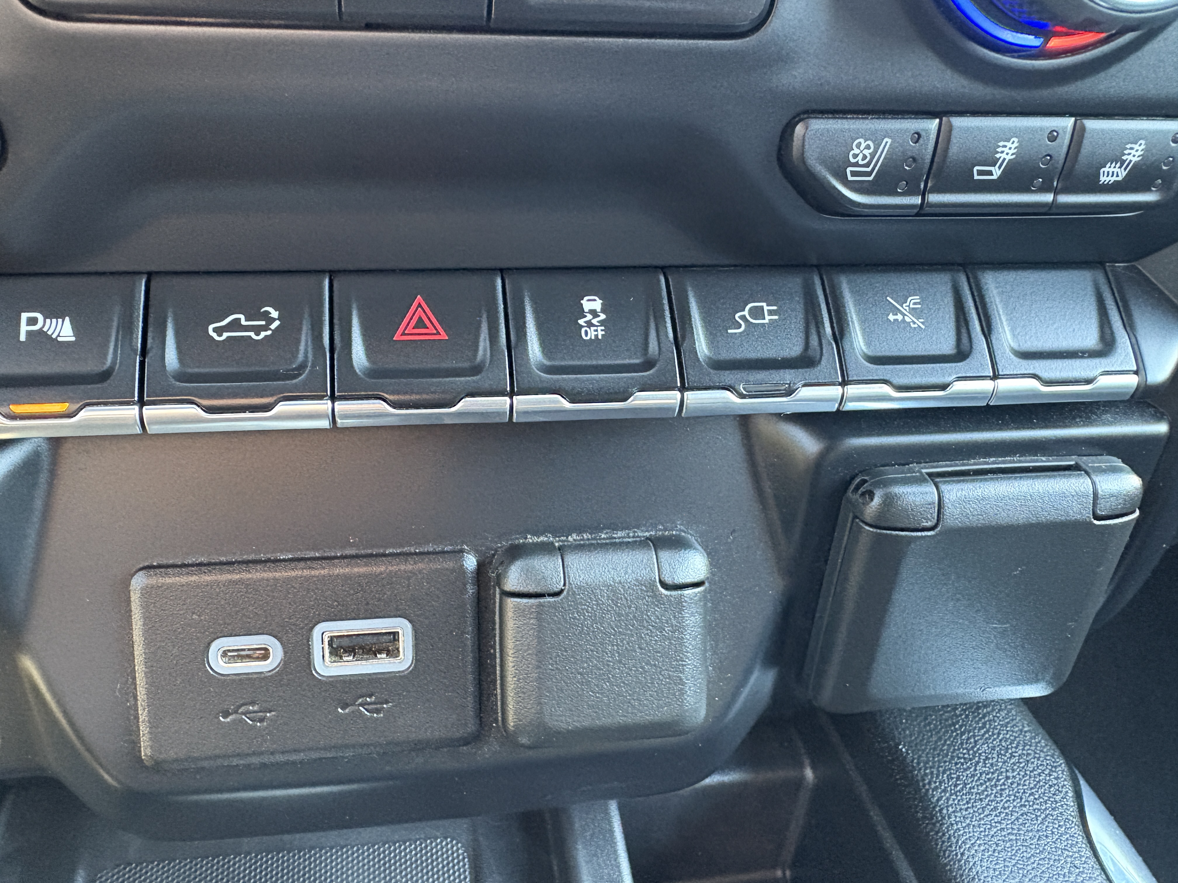 2022 Chevrolet Silverado 3500HD High Country - Photo 25