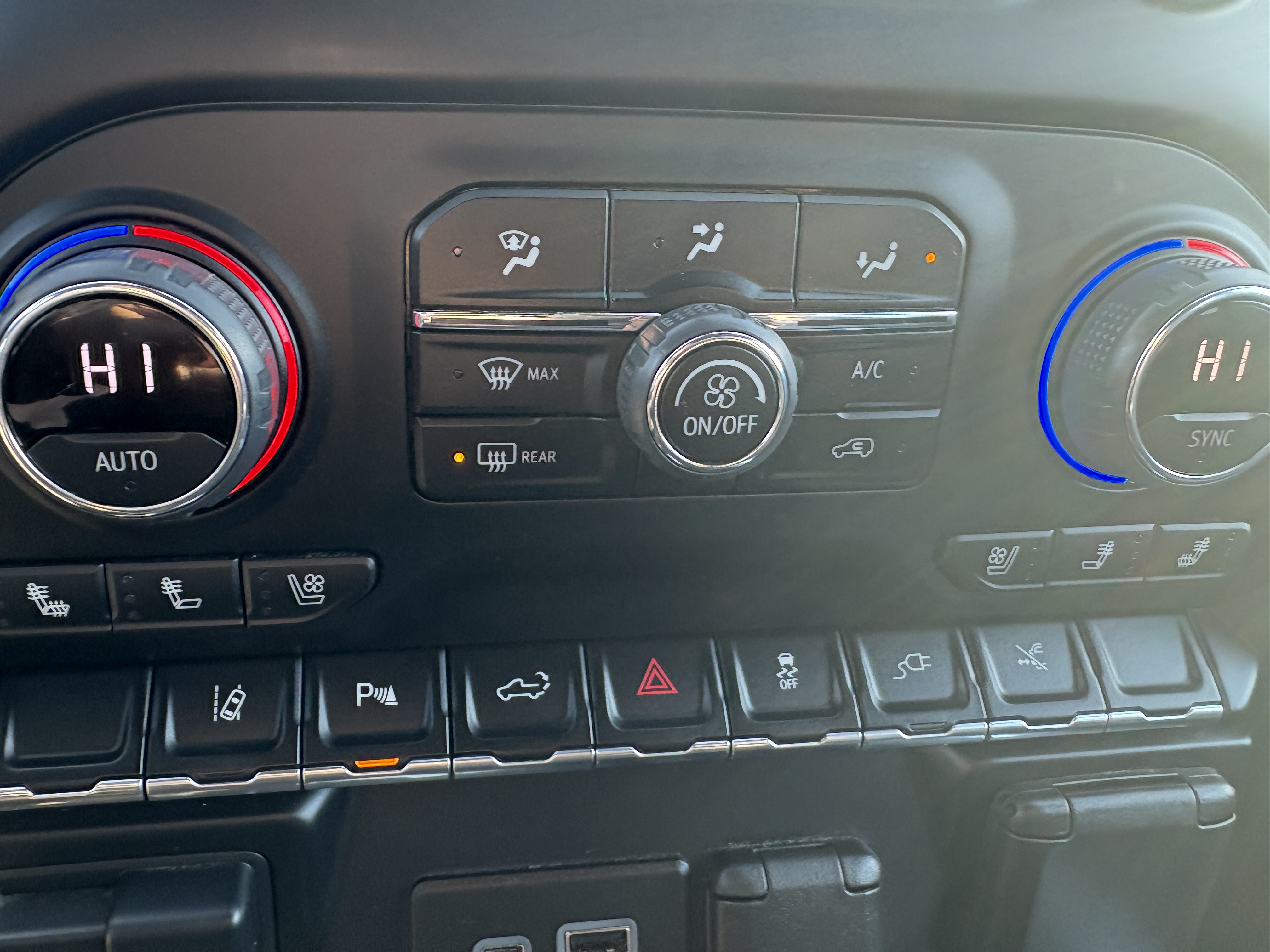 2022 Chevrolet Silverado 3500HD High Country - Photo 22