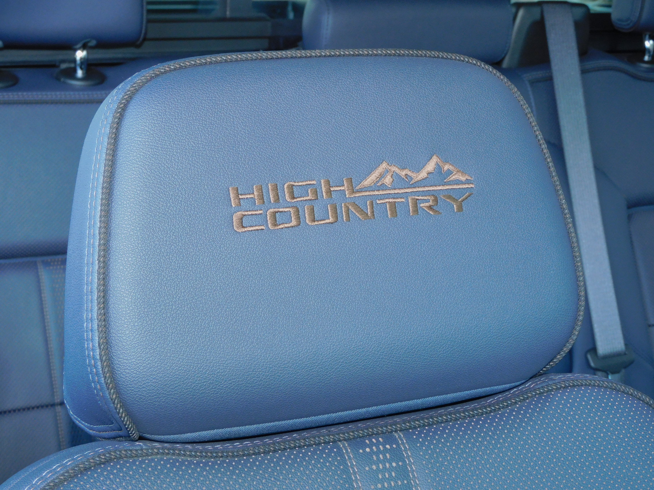 Used 2024 Summit White Chevrolet High Country image 10