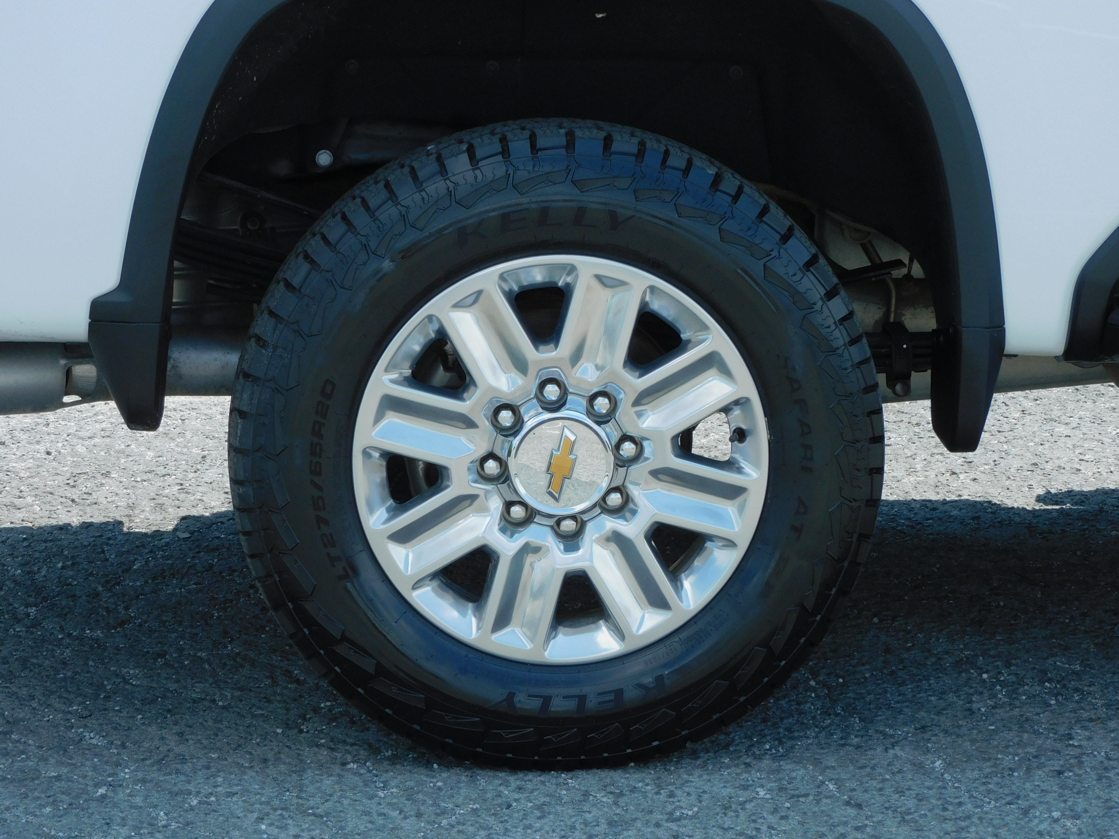 Used 2024 Summit White Chevrolet High Country image 12