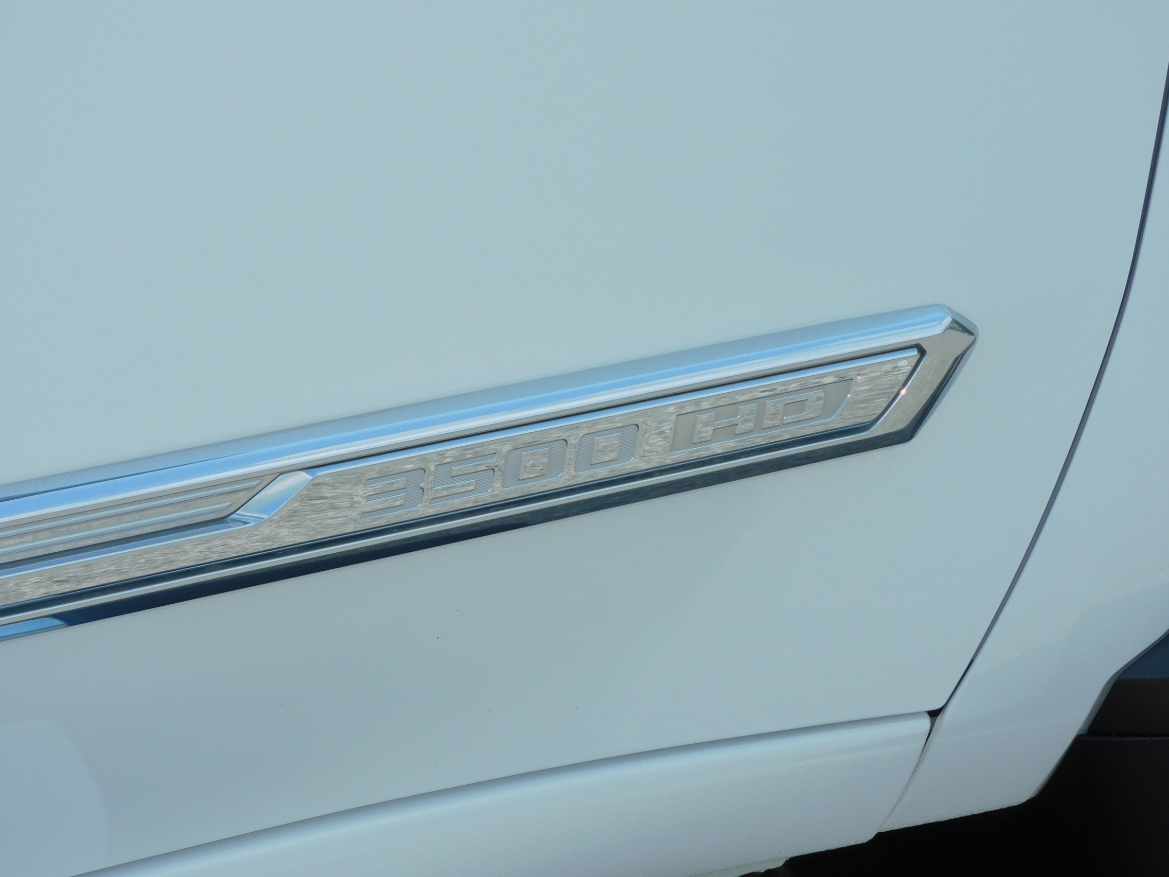 Used 2024 Summit White Chevrolet High Country image 19