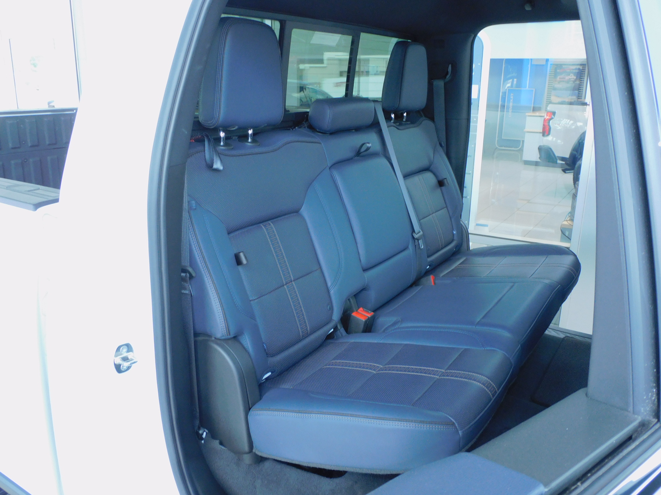 Used 2024 Summit White Chevrolet High Country image 30