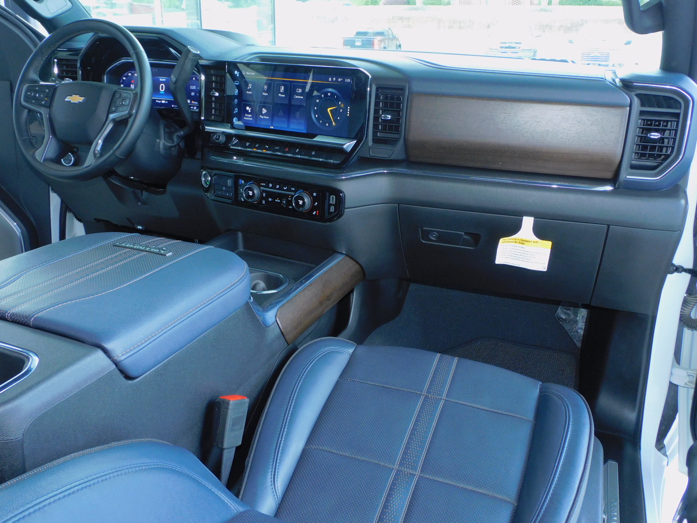 Used 2024 Summit White Chevrolet High Country image 33