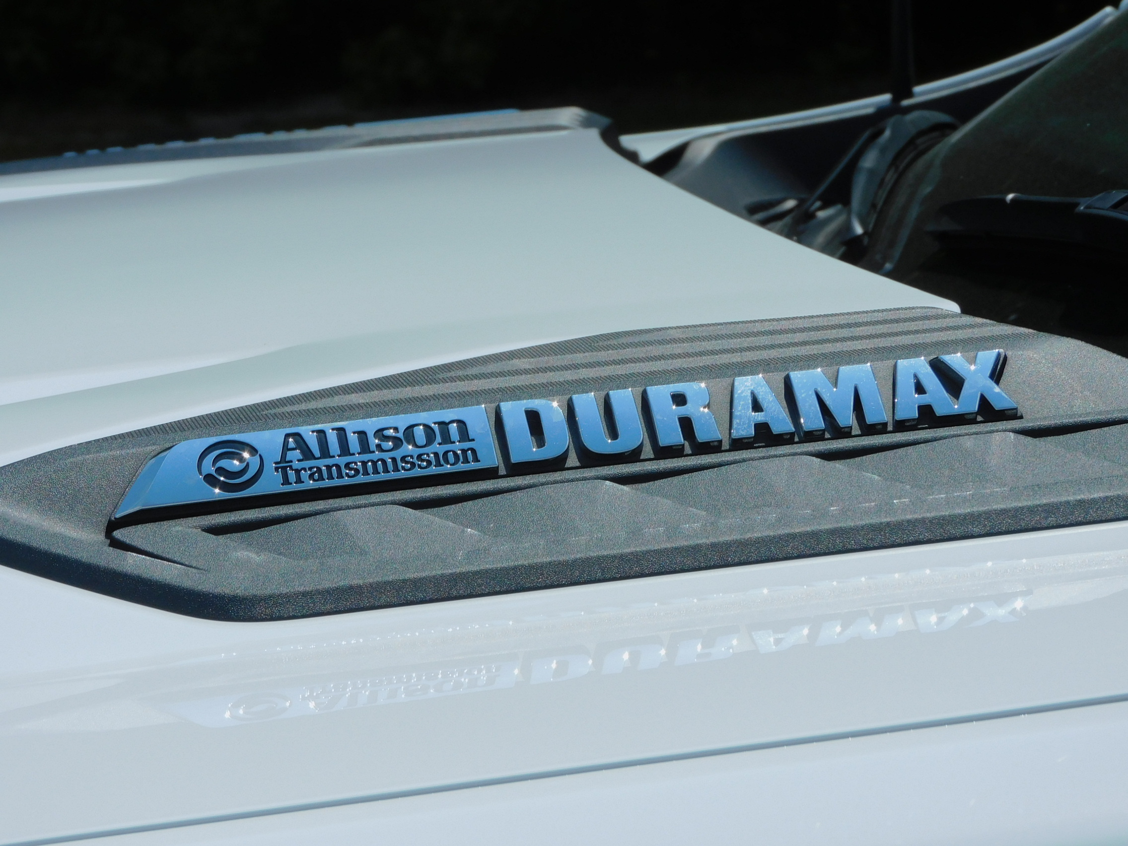 Used 2024 Summit White Chevrolet High Country image 15