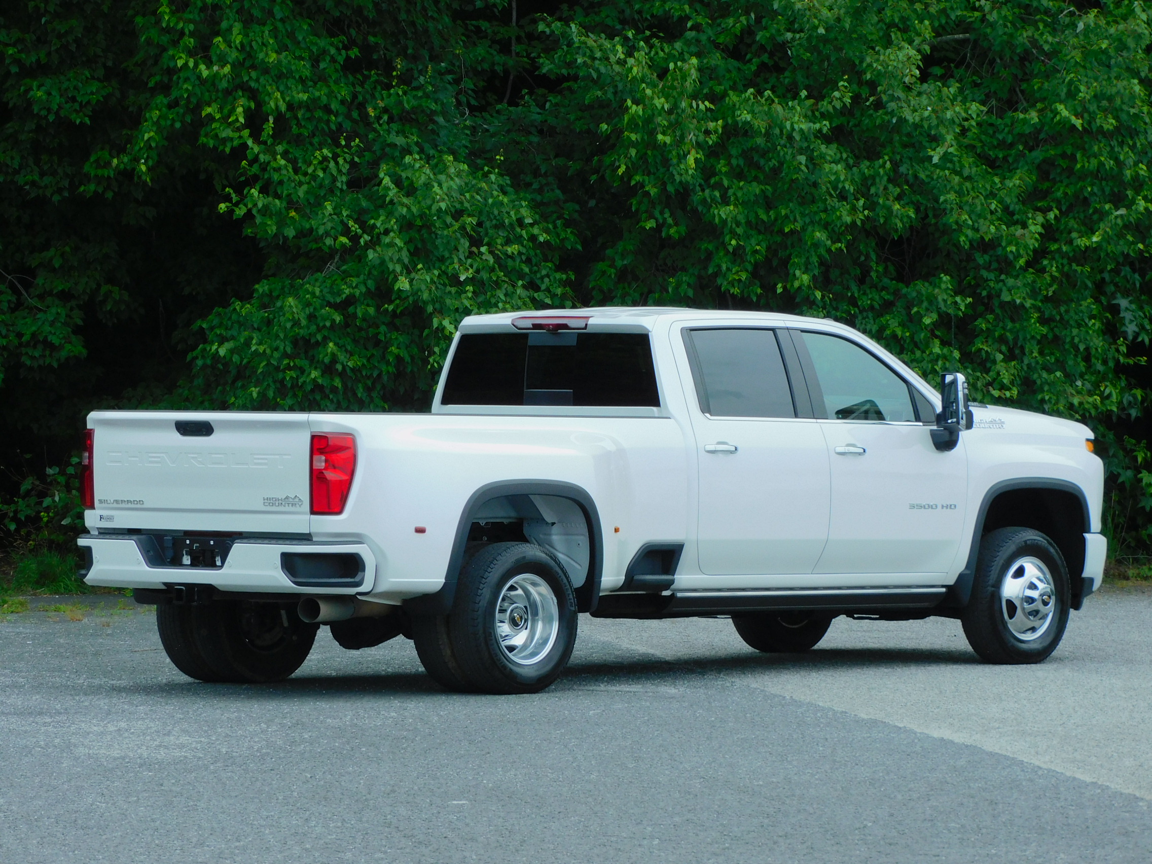2023 Chevrolet Silverado 3500HD High Country photo 7