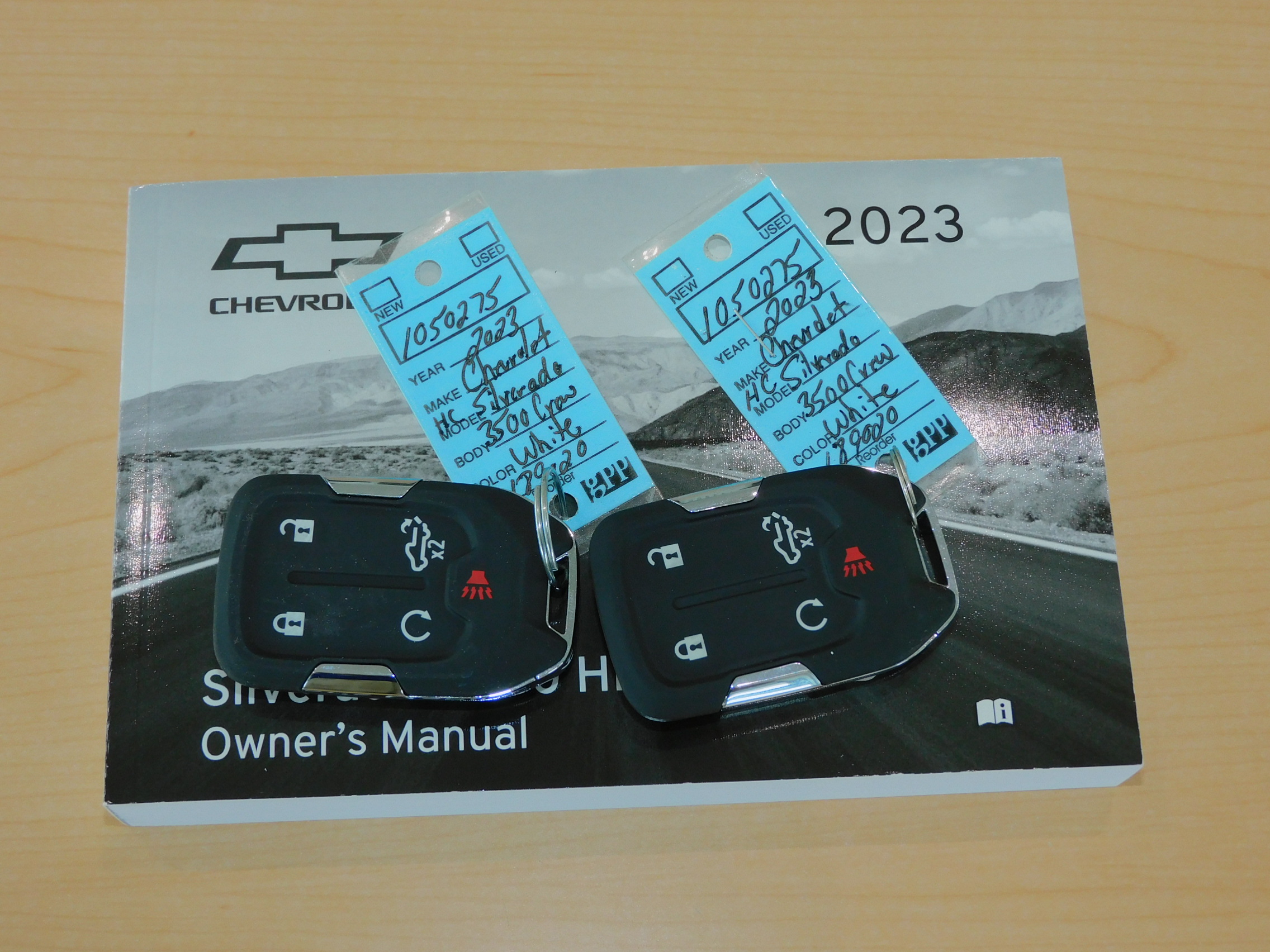 2023 Chevrolet Silverado 3500HD High Country photo 36