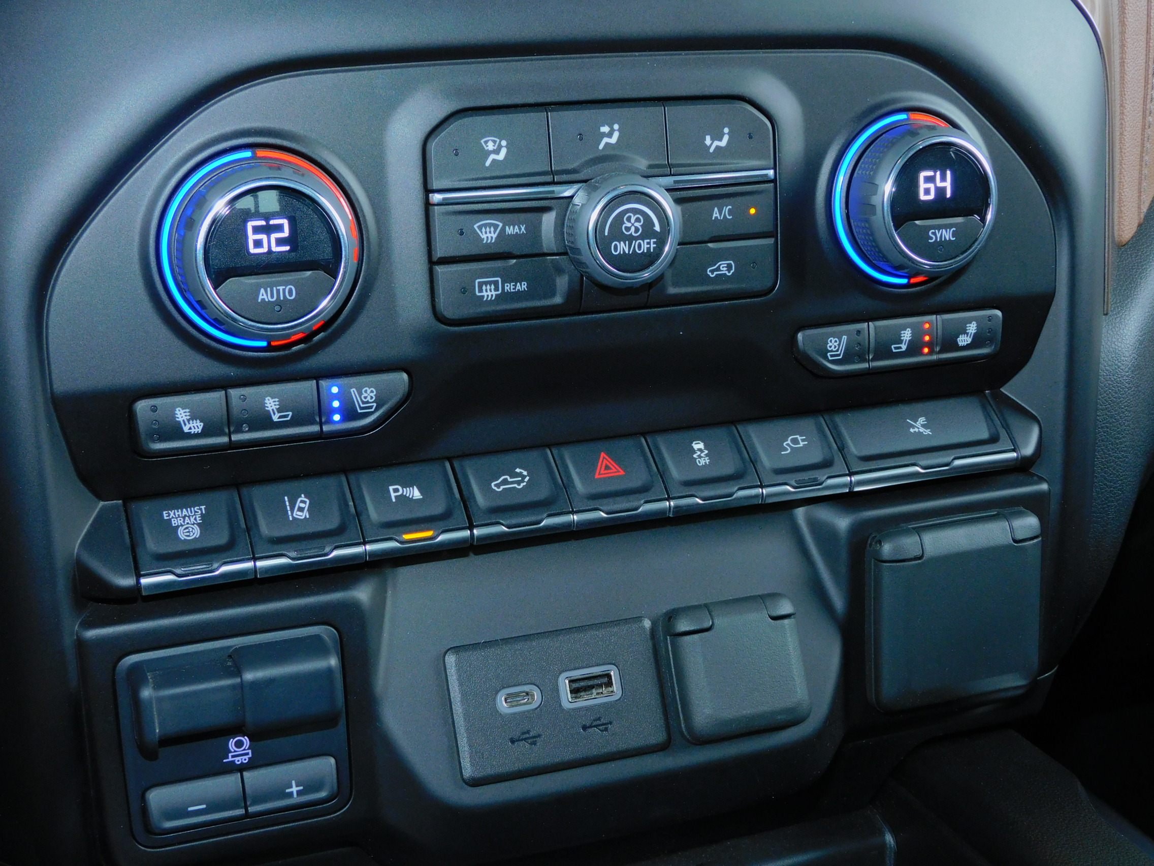 2023 Chevrolet Silverado 3500HD High Country photo 30