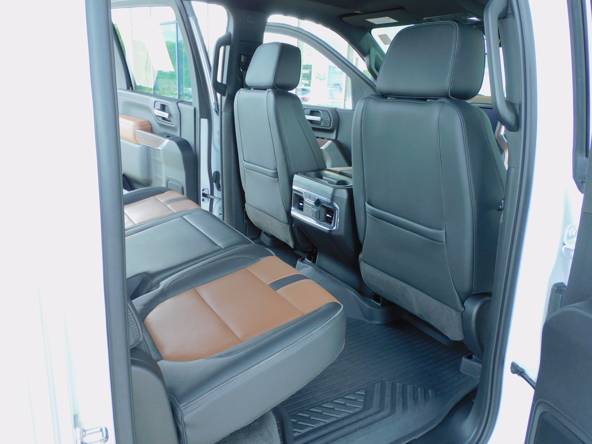 2023 Chevrolet Silverado 3500HD High Country photo 23
