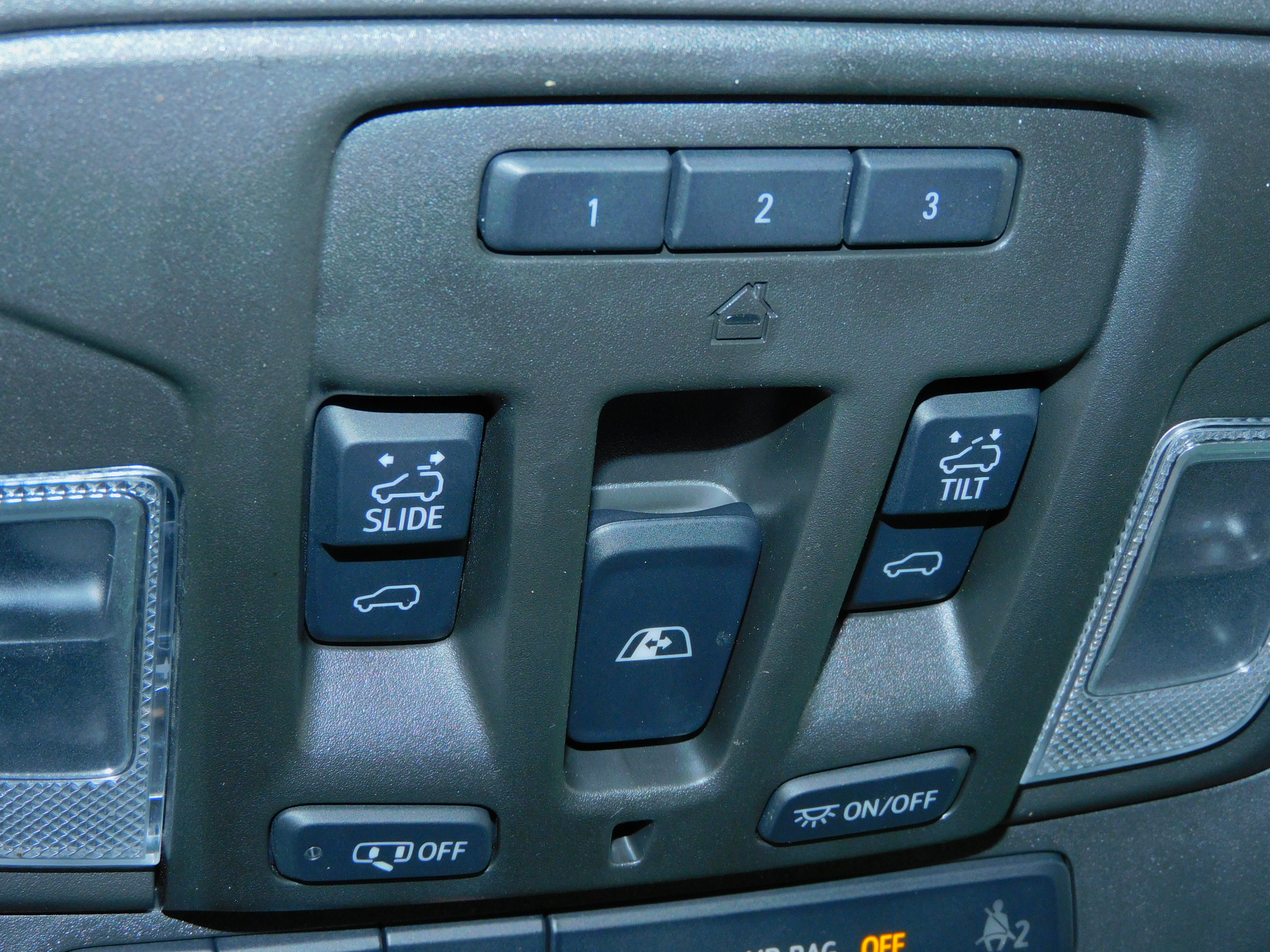 2023 Chevrolet Silverado 3500HD High Country photo 31