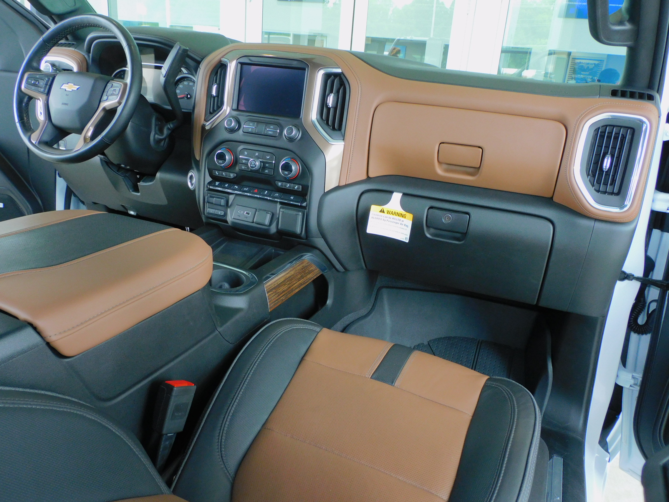 2023 Chevrolet Silverado 3500HD High Country photo 4