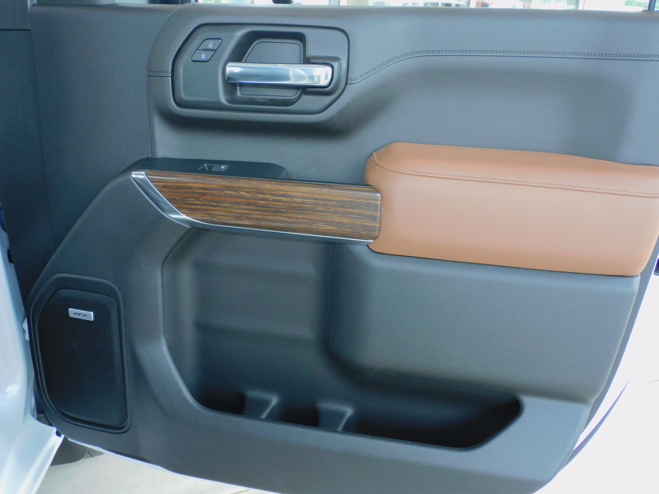2023 Chevrolet Silverado 3500HD High Country photo 26