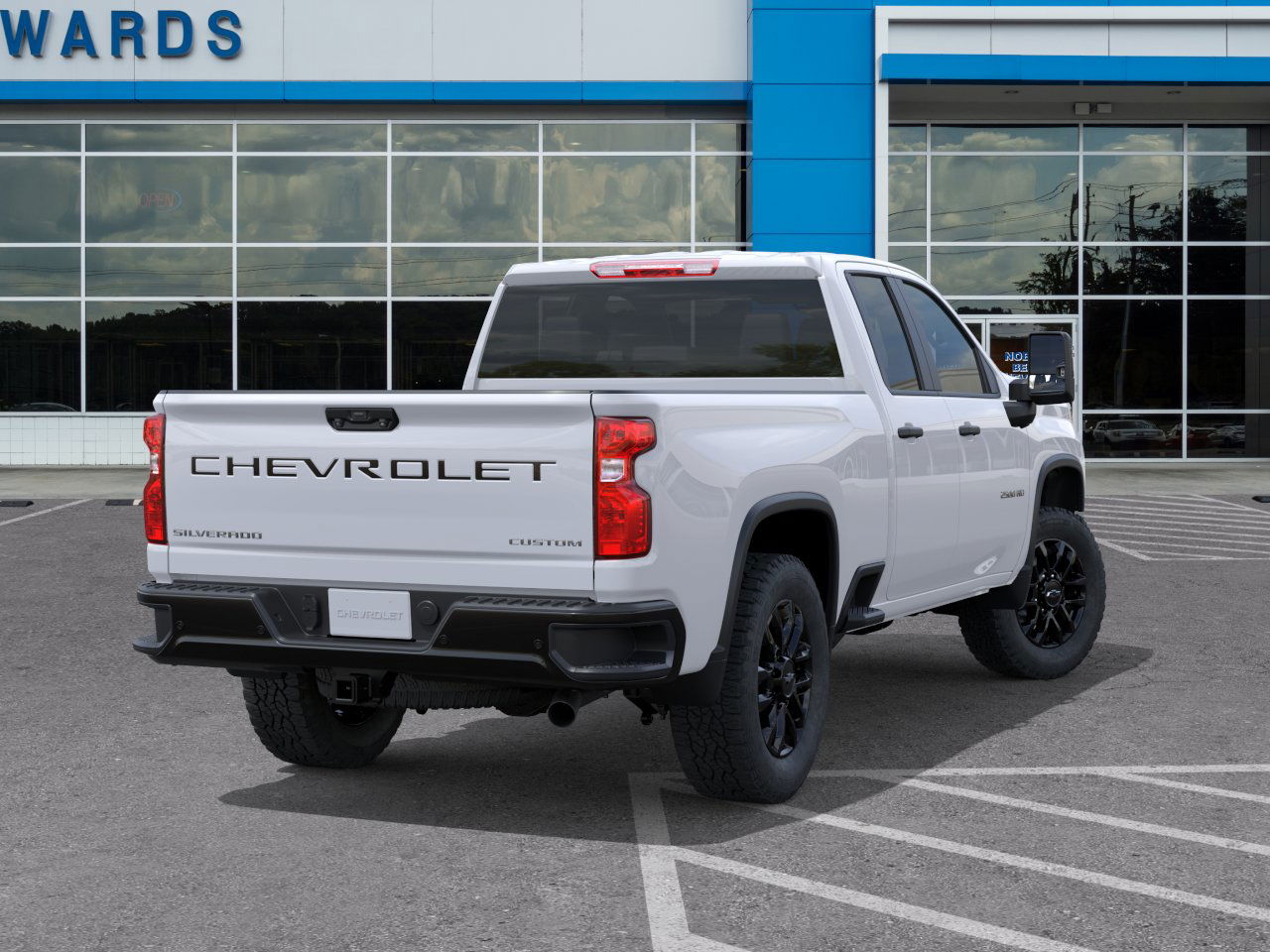 2025 Chevrolet Silverado 2500HD Custom photo 4
