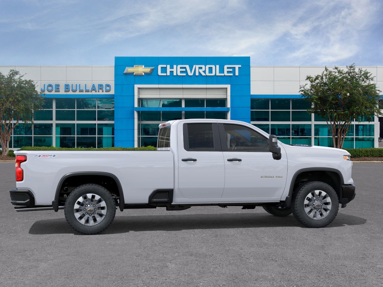 2025 Chevrolet Silverado 2500HD Custom photo 4