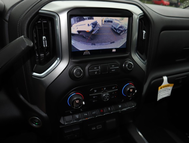 Used 2021 Silver Ice Metallic Chevrolet LT image 9