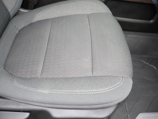 Used 2021 Silver Ice Metallic Chevrolet LT image 18