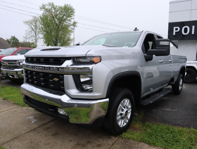 Used 2021 Silver Ice Metallic Chevrolet LT image 3