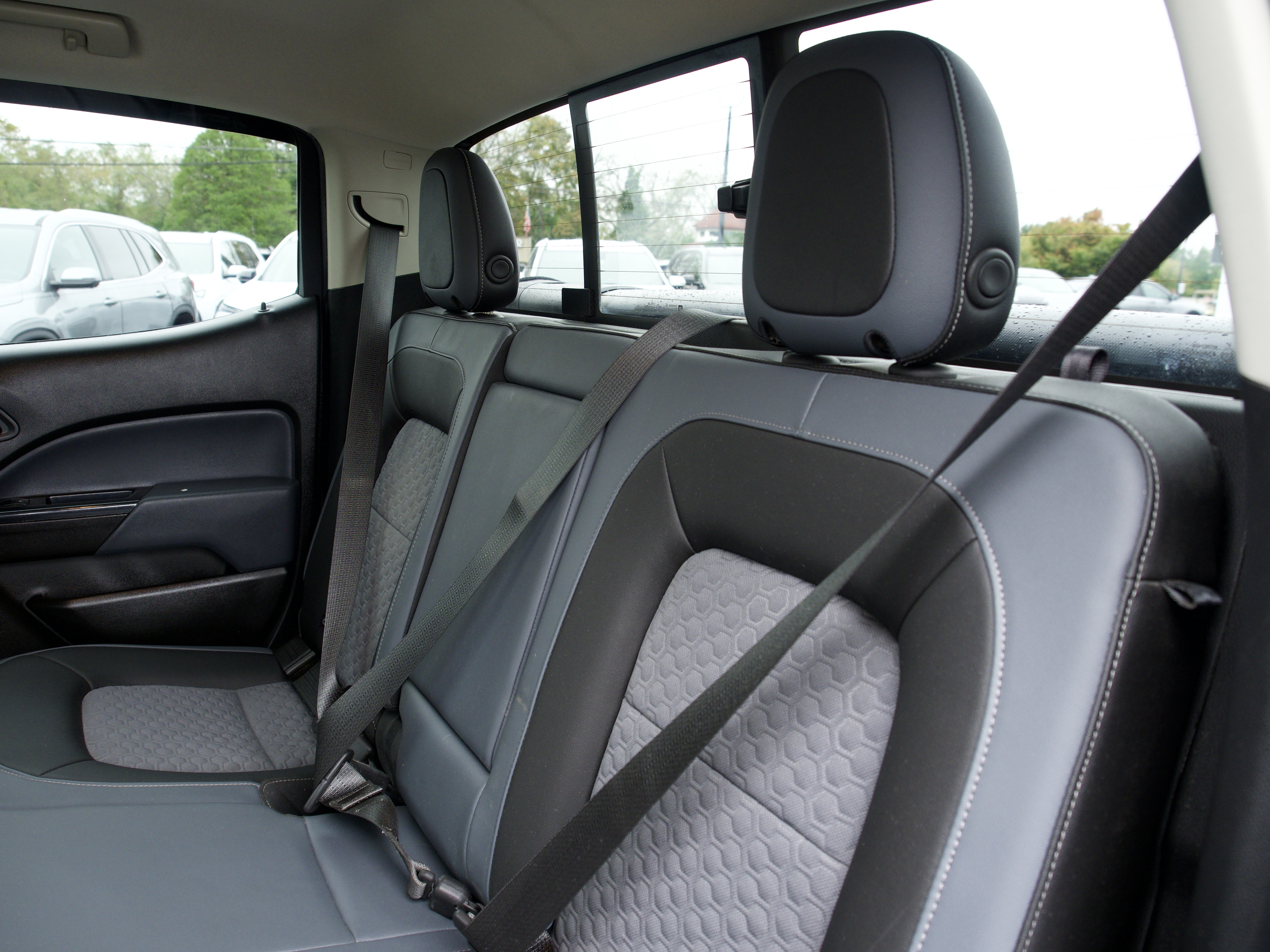 Used 2020 SATIN STEEL METALLIC Chevrolet 4WD Z71 image 17