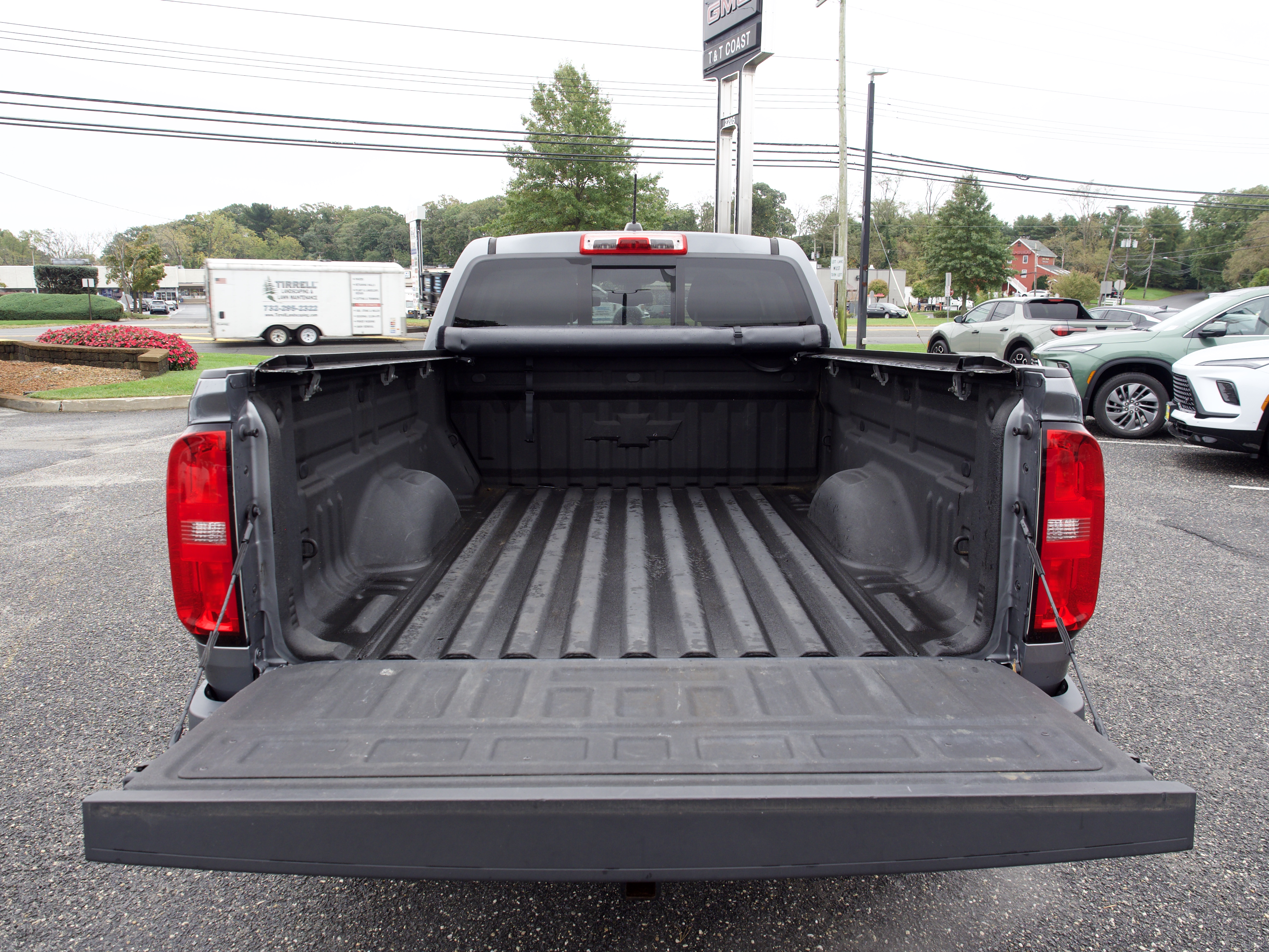 Used 2020 SATIN STEEL METALLIC Chevrolet 4WD Z71 image 31