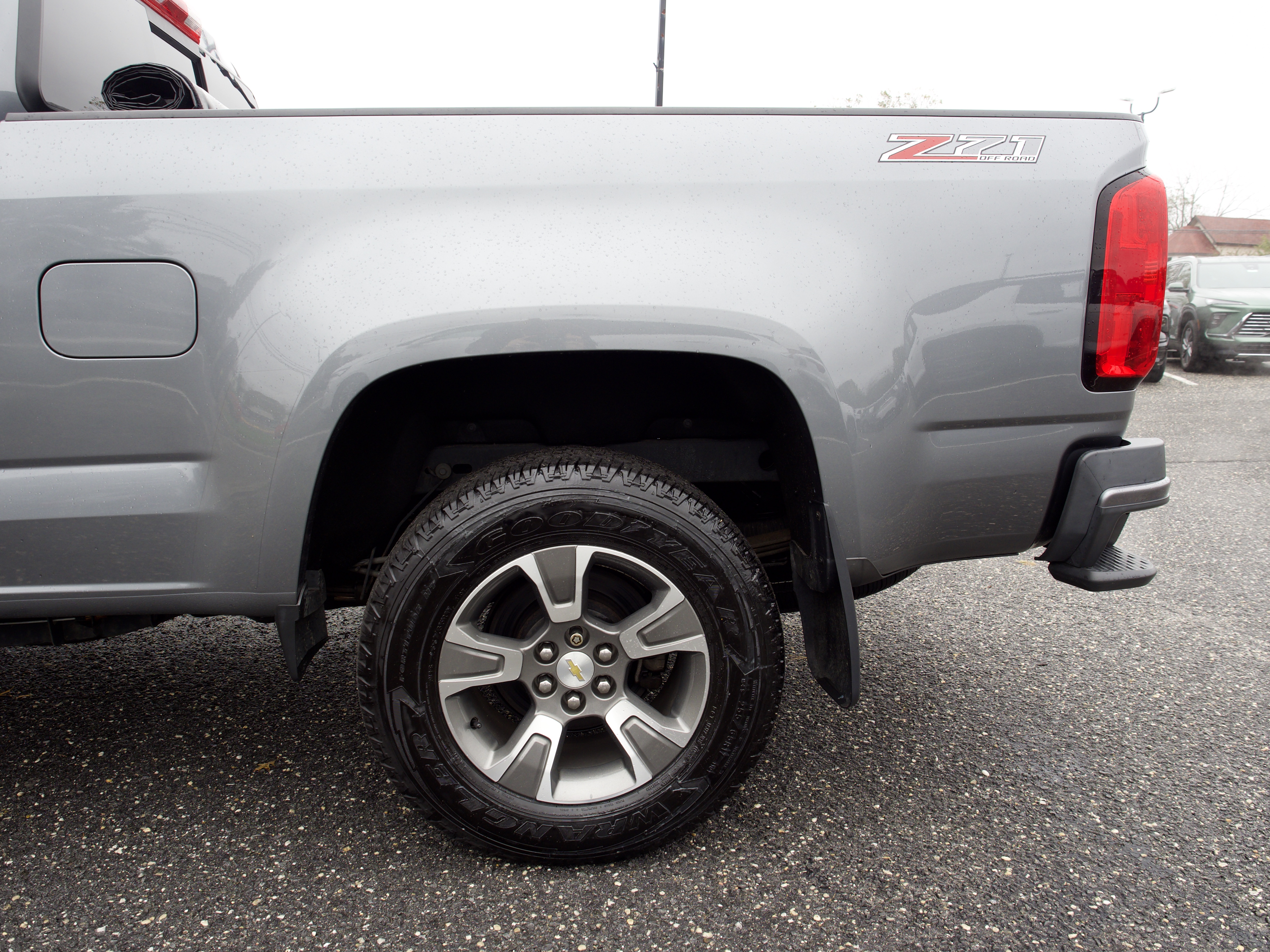 Used 2020 SATIN STEEL METALLIC Chevrolet 4WD Z71 image 10
