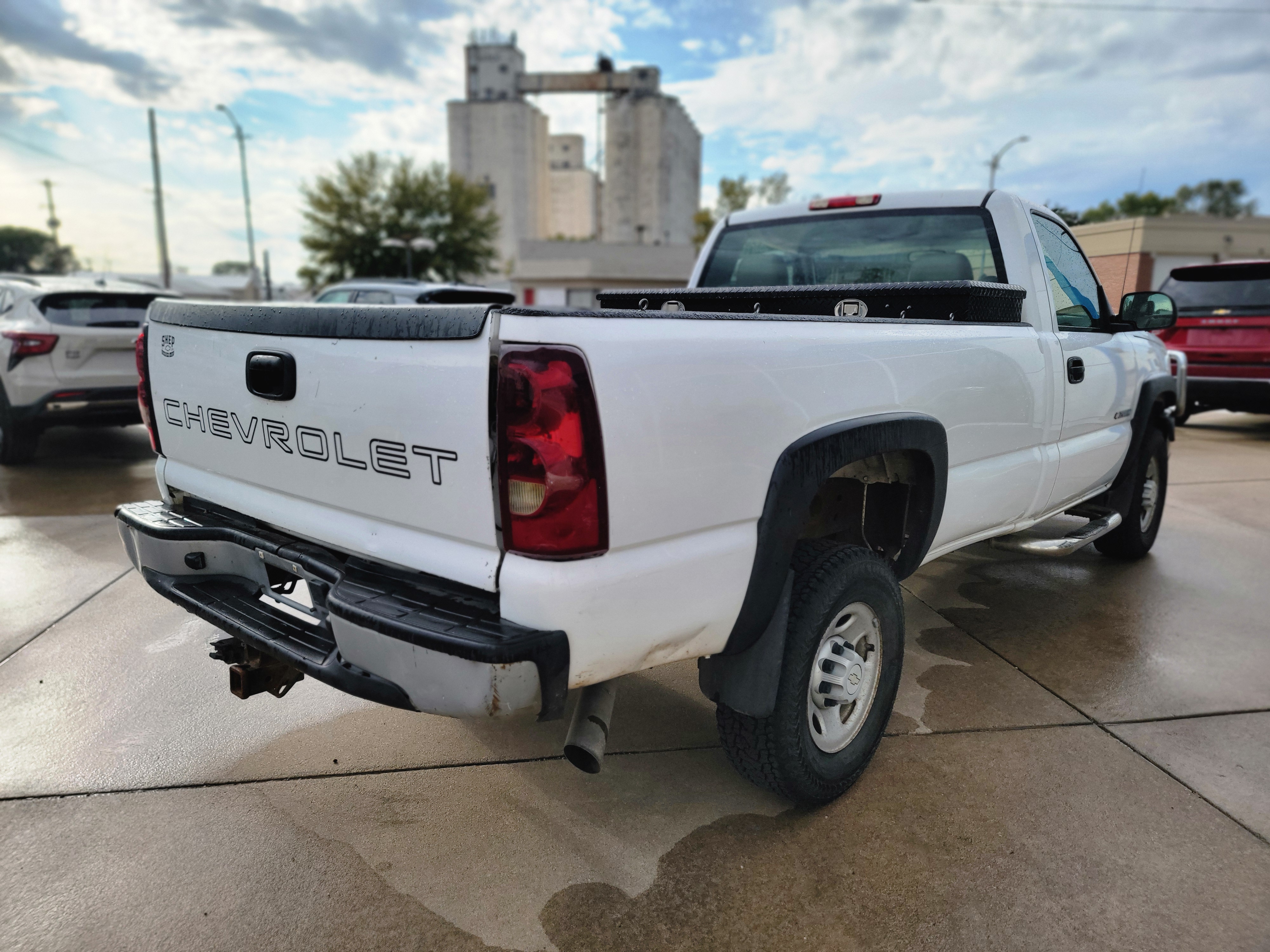 Used 2007 Summit White Chevrolet Work Truck image 9
