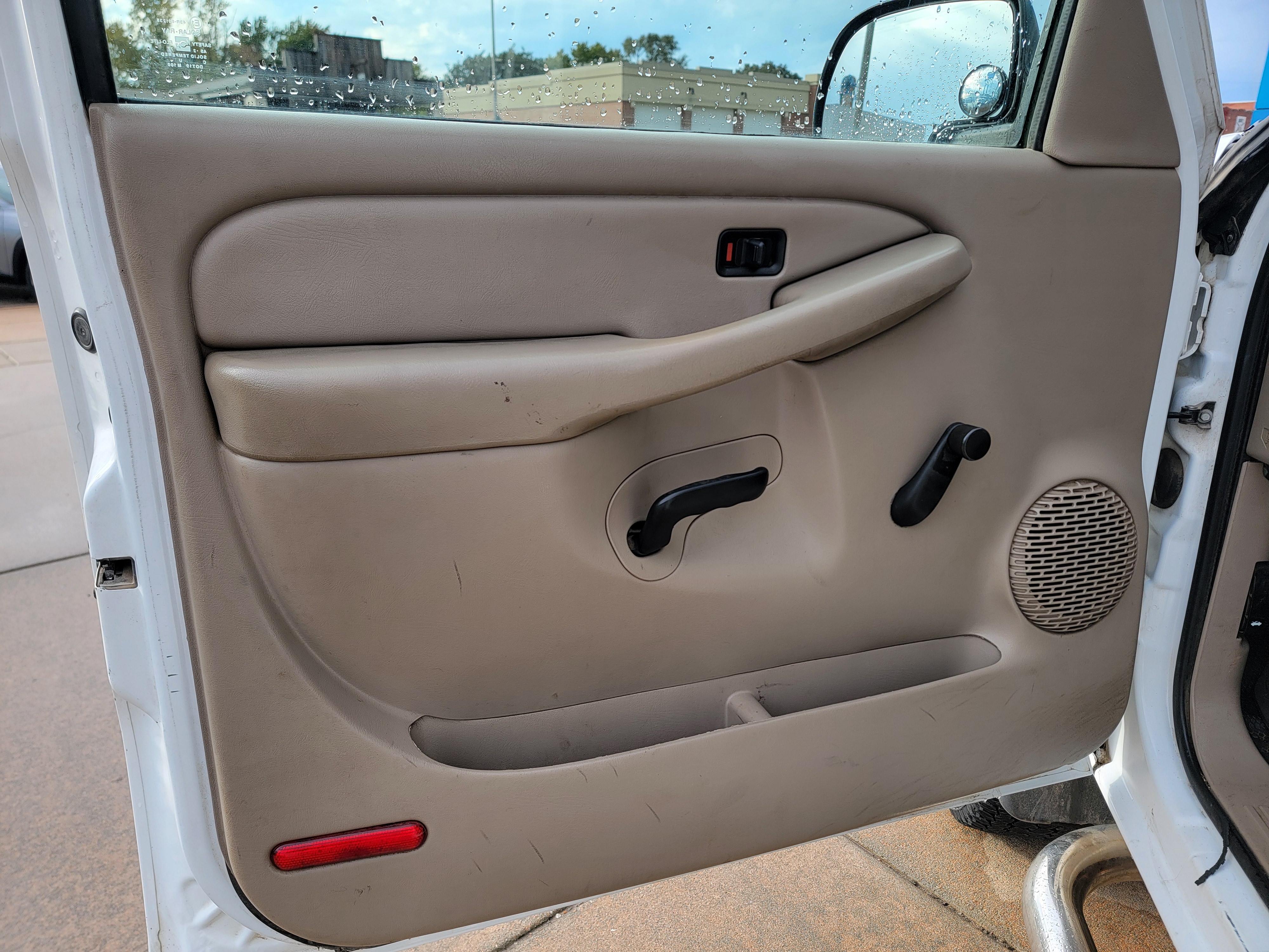 Used 2007 Summit White Chevrolet Work Truck image 12