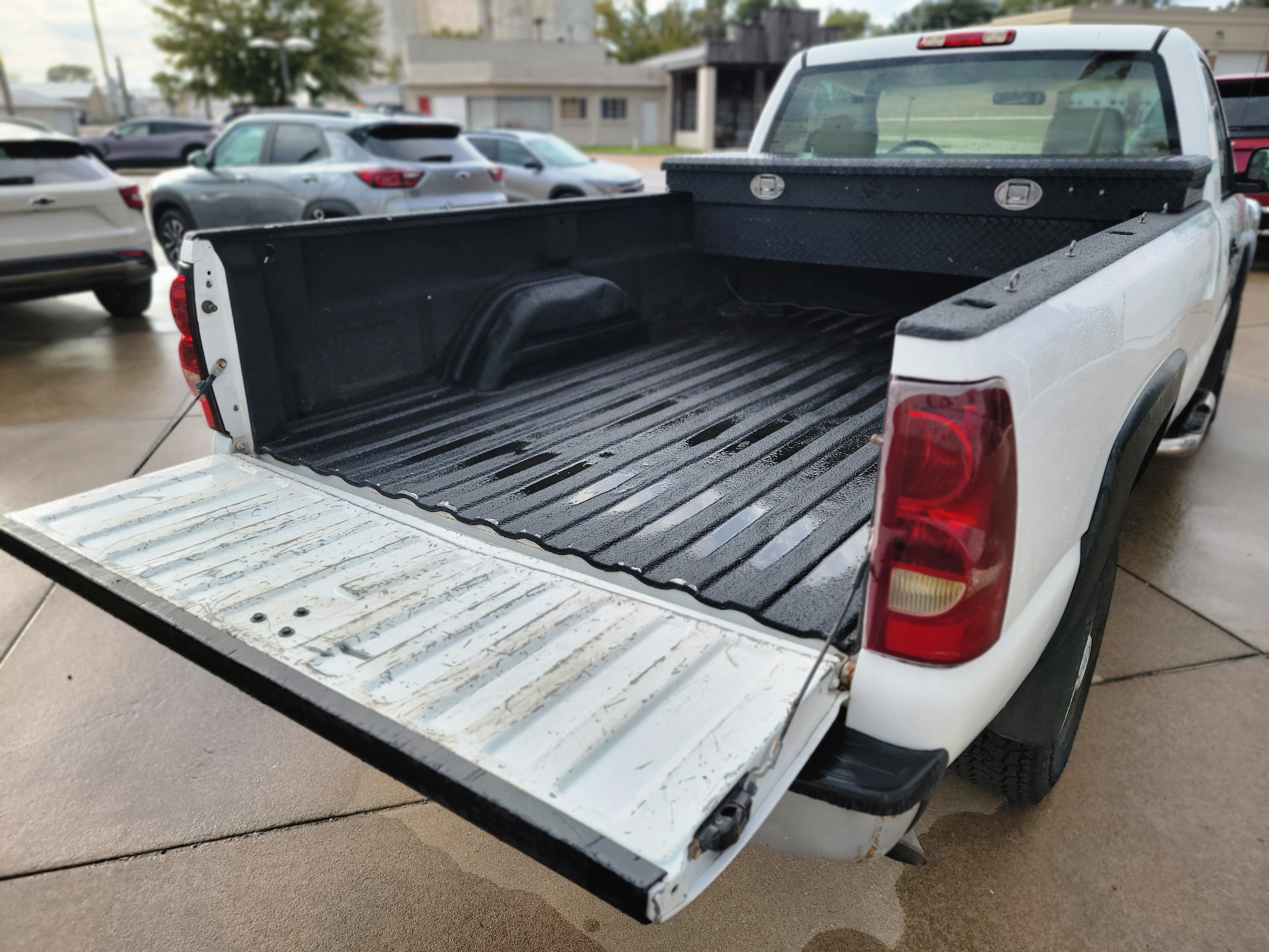 Used 2007 Summit White Chevrolet Work Truck image 7