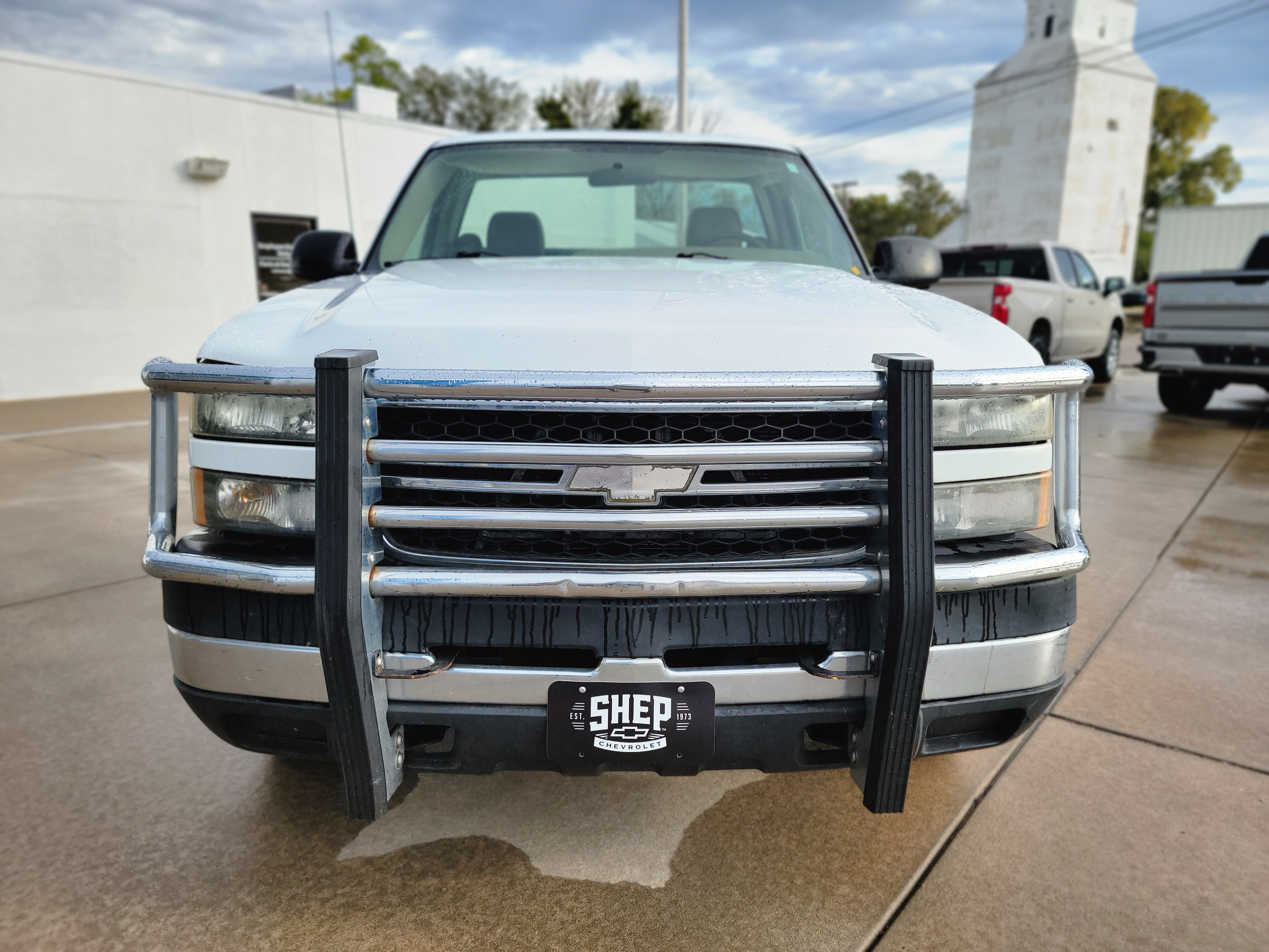 Used 2007 Summit White Chevrolet Work Truck image 2