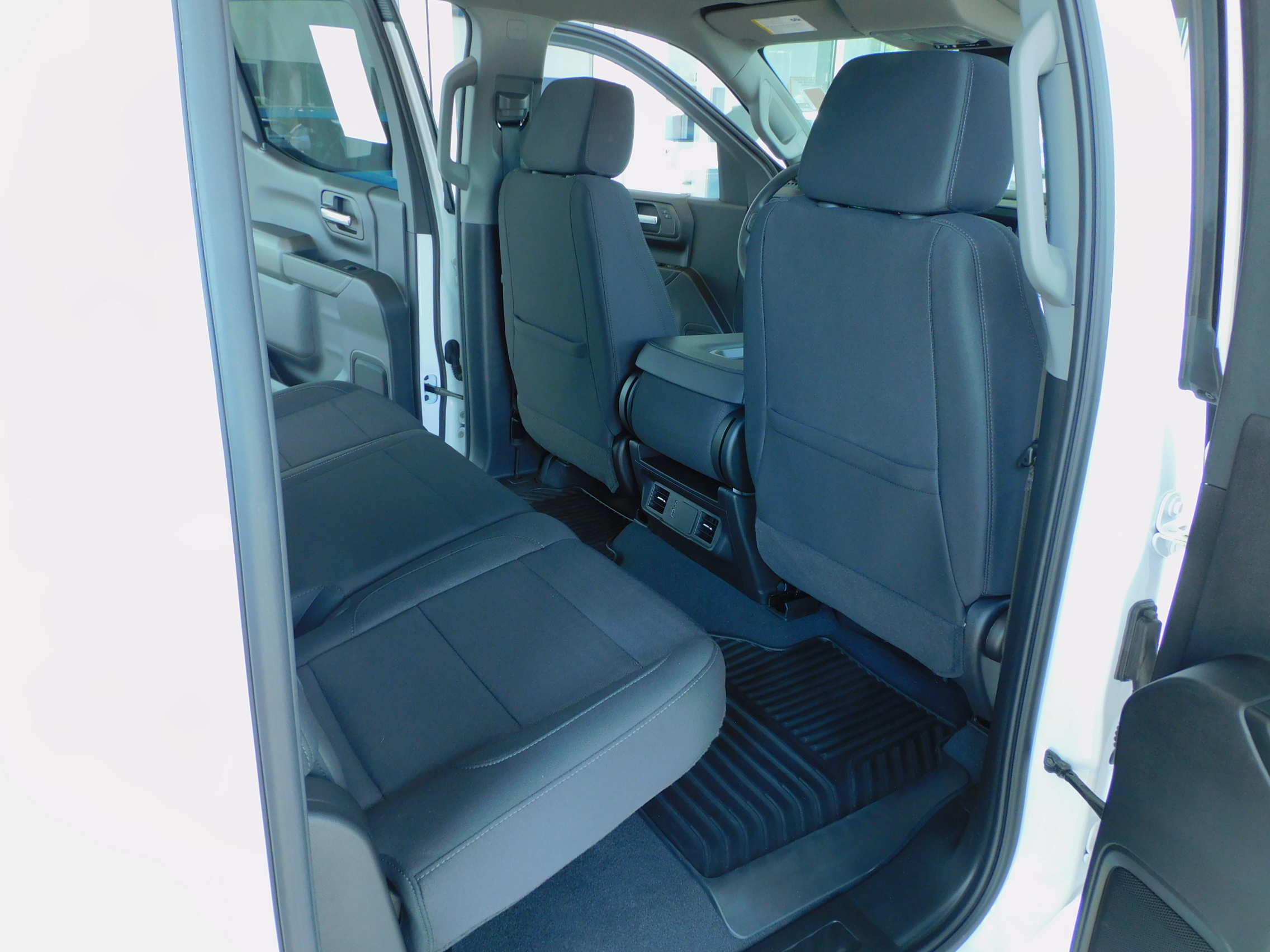 2025 Chevrolet Silverado 1500 Custom photo 15