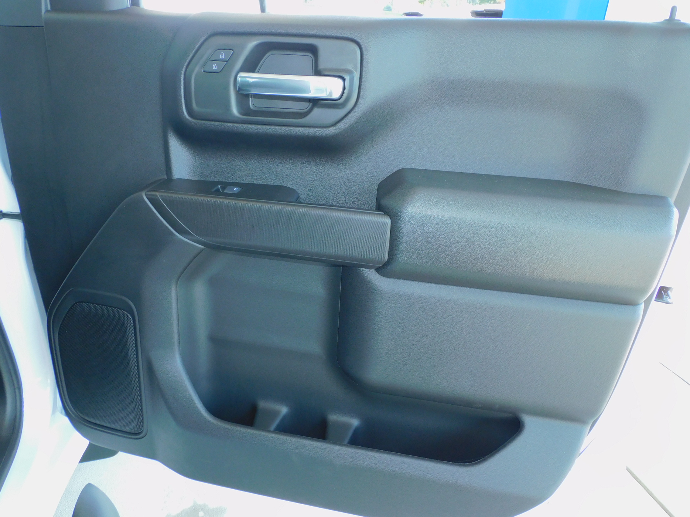 2025 Chevrolet Silverado 1500 Custom photo 18