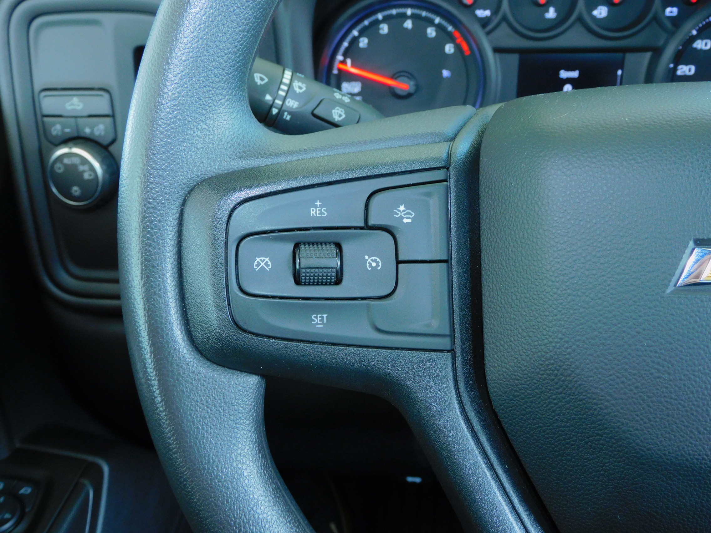 2025 Chevrolet Silverado 1500 Custom photo 19