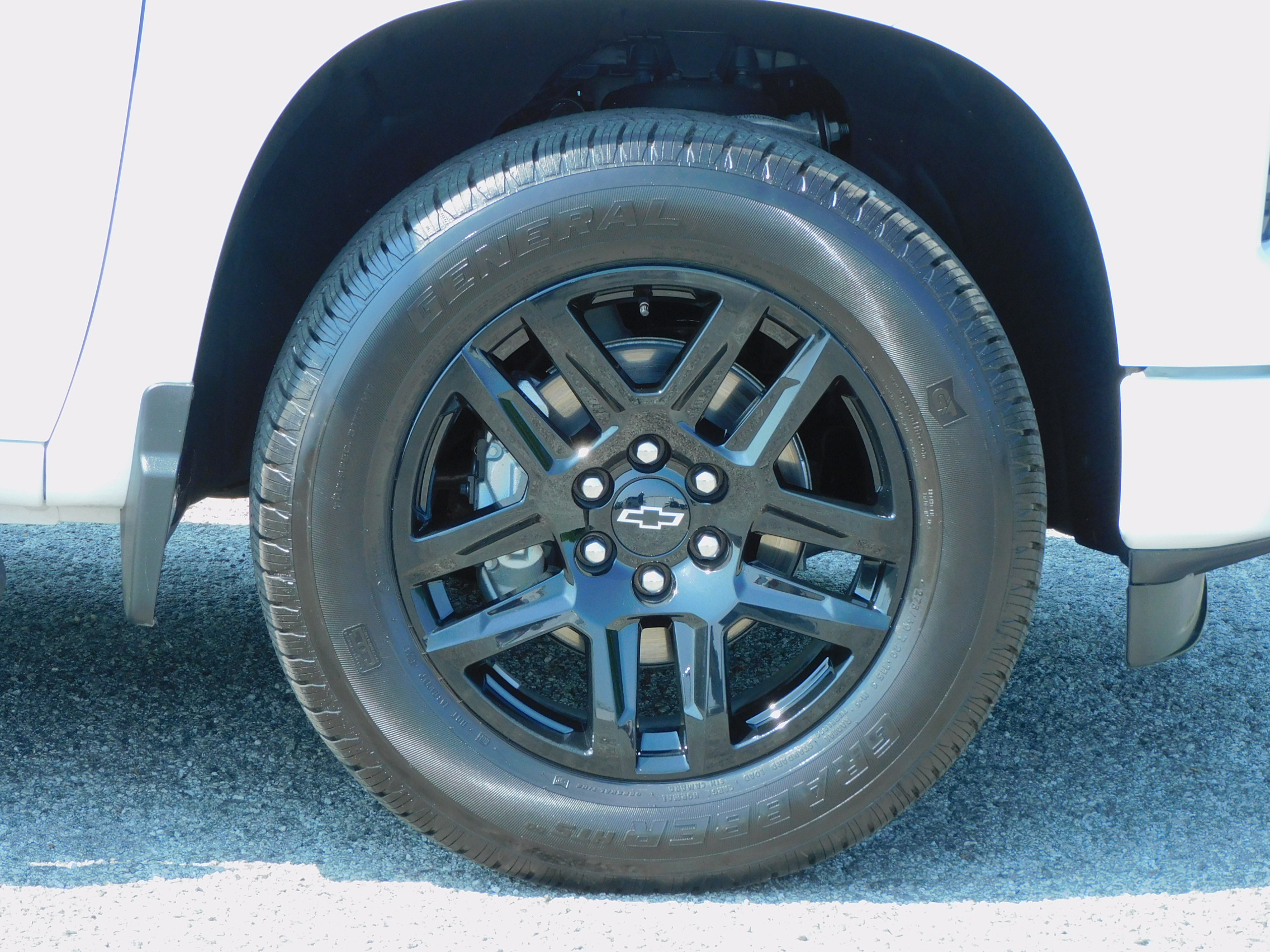 2025 Chevrolet Silverado 1500 Custom photo 2