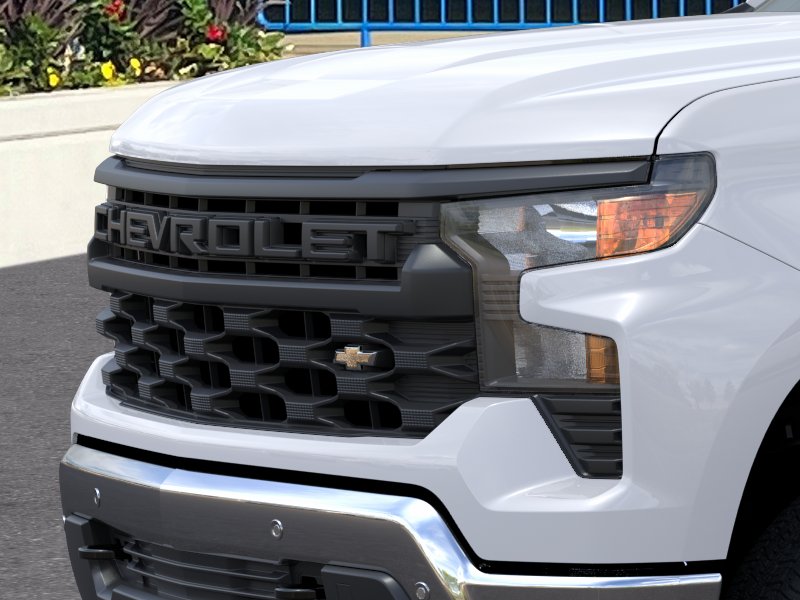 New 2026 Summit White Chevrolet WT image 13