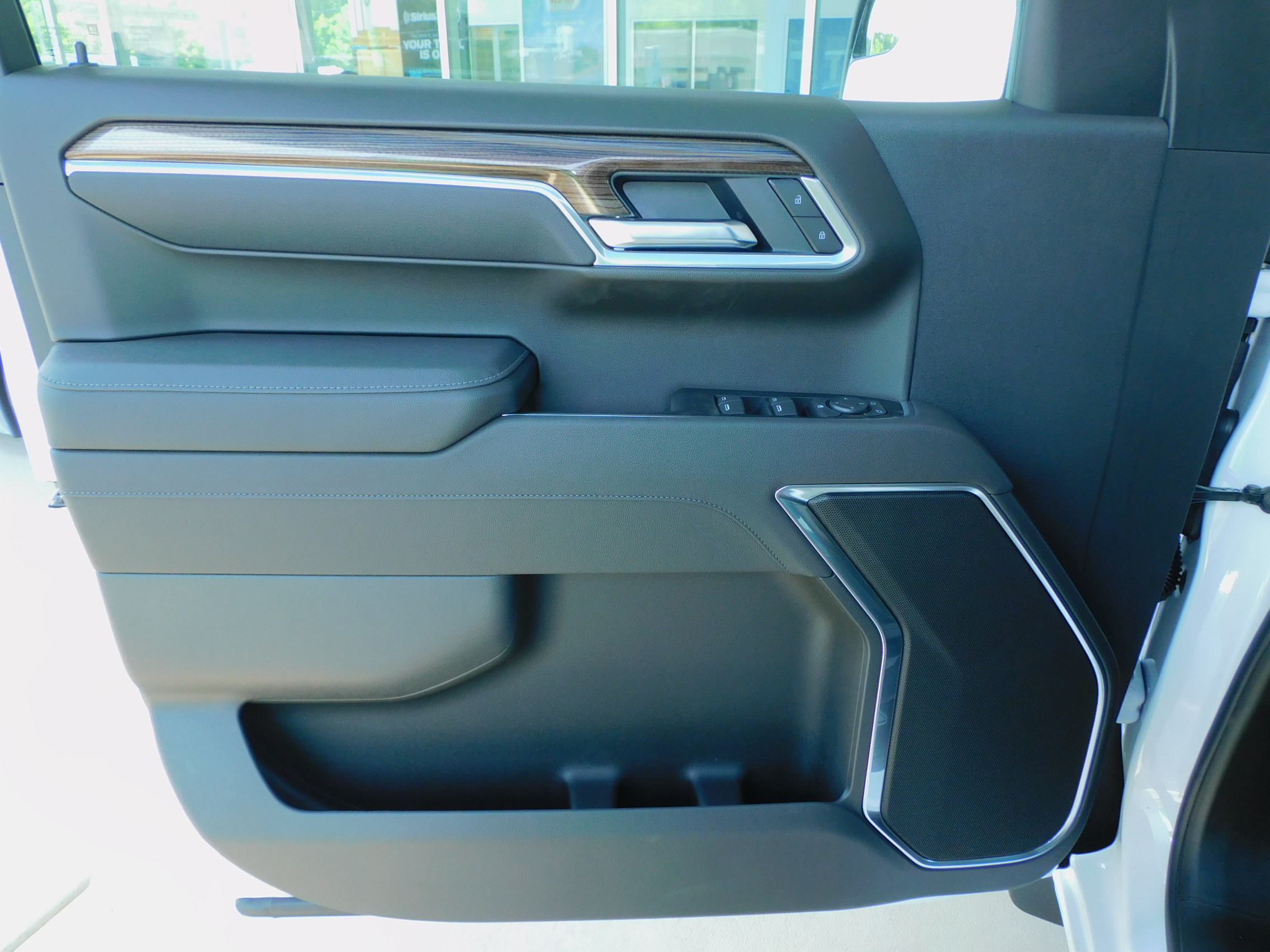 2025 Chevrolet Silverado 1500 LT photo 15