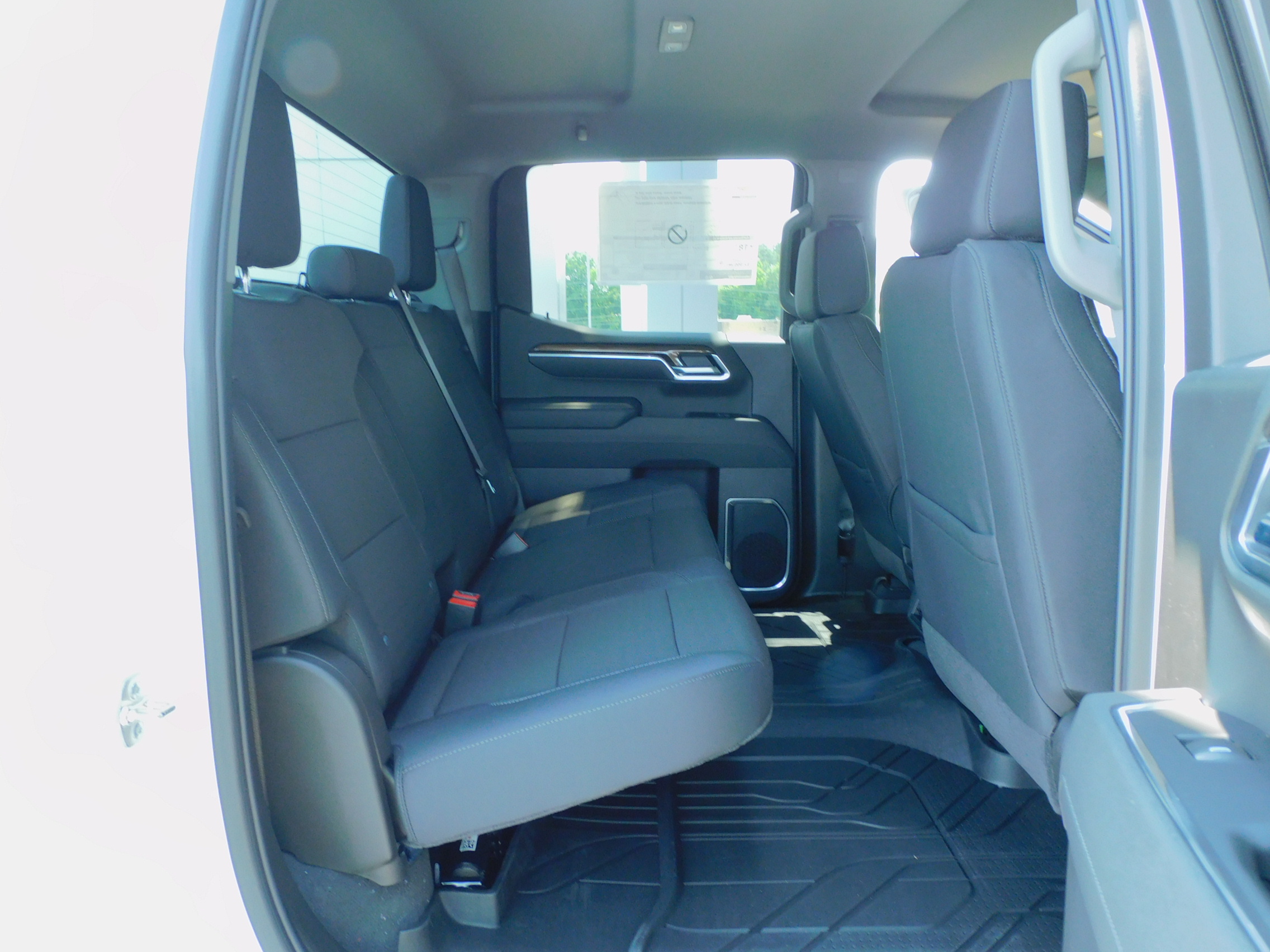 2025 Chevrolet Silverado 1500 LT photo 19