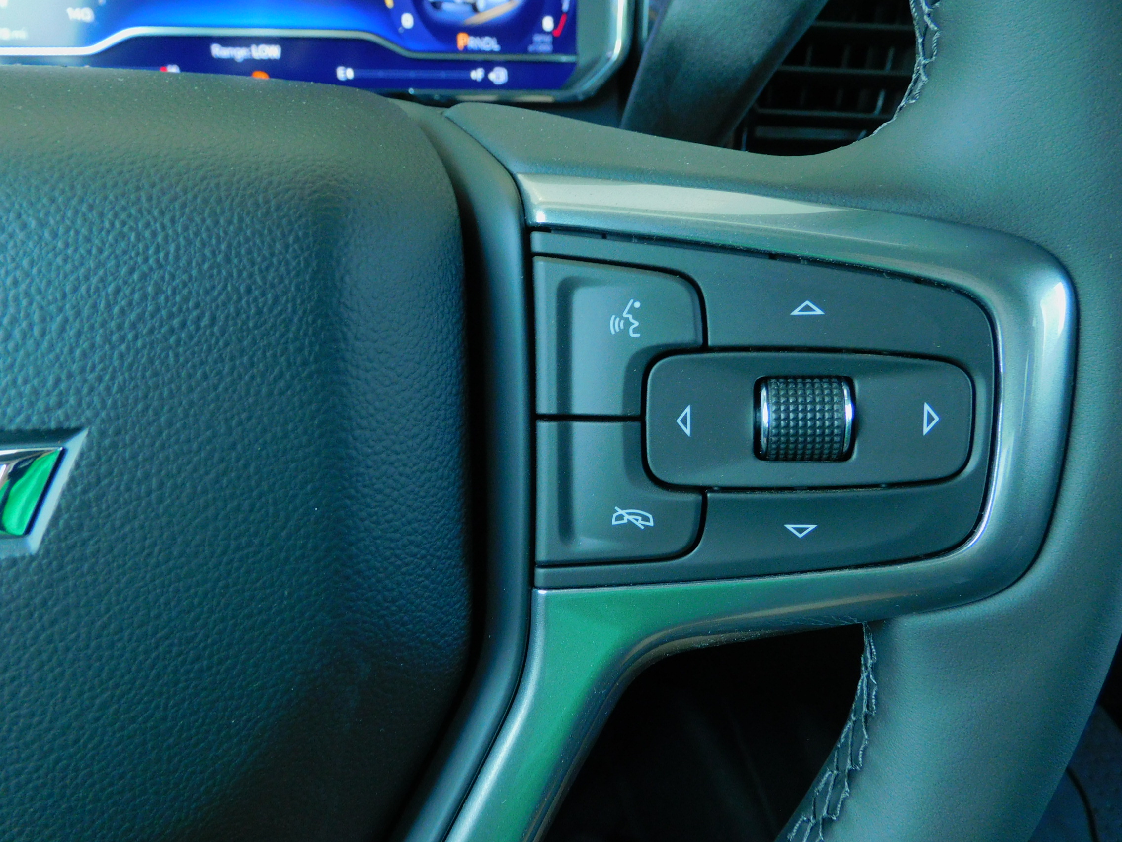 2025 Chevrolet Silverado 1500 LT photo 26