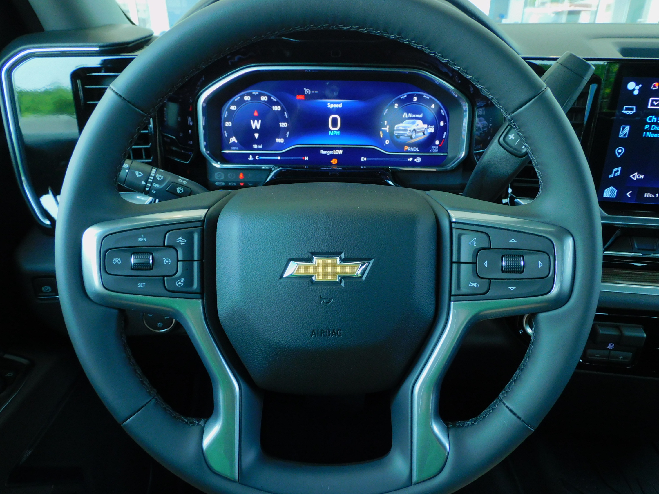 2025 Chevrolet Silverado 1500 LT photo 24
