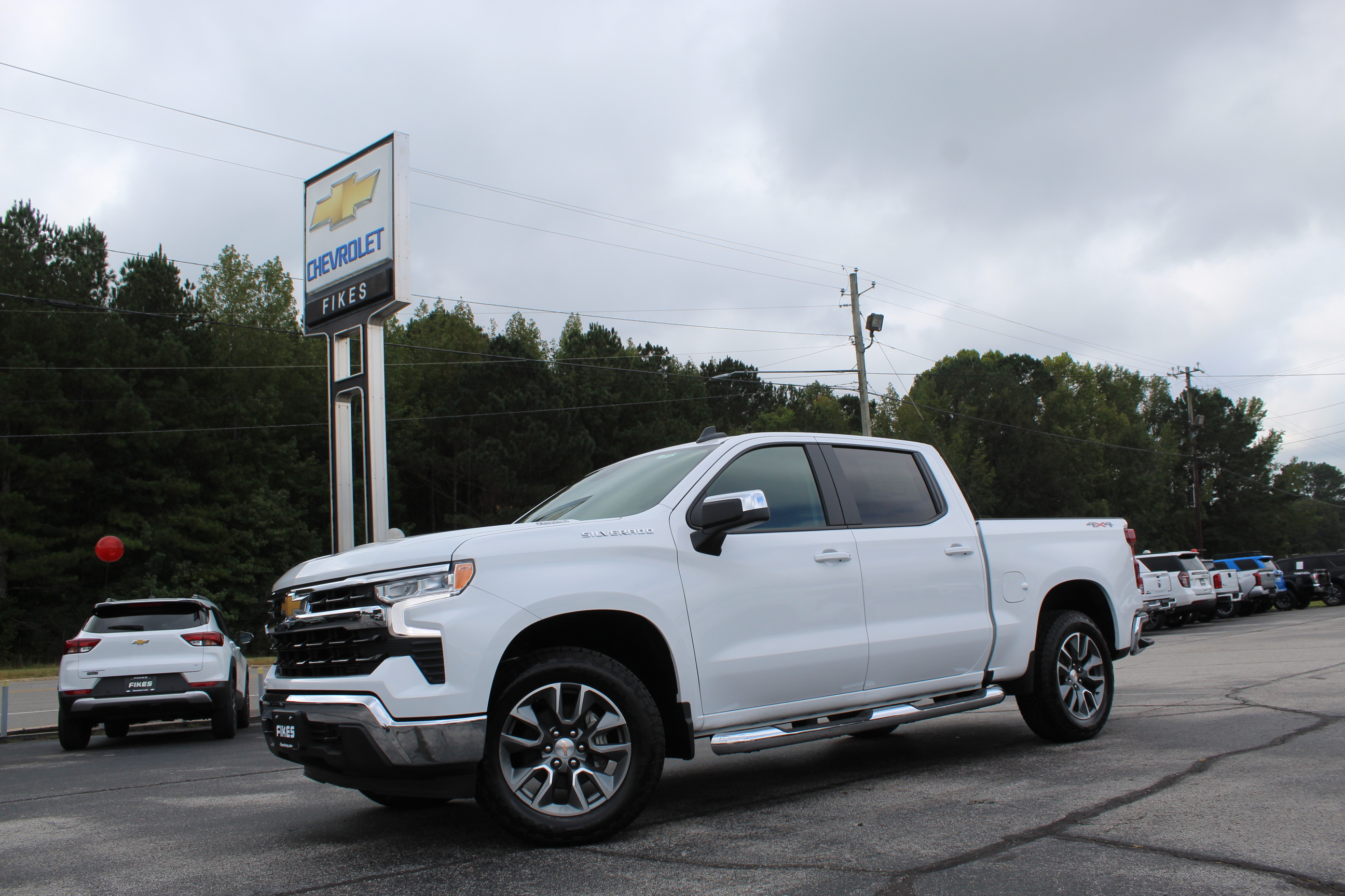 2025 Chevrolet Silverado 1500 LT's photo
