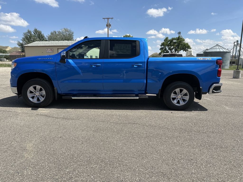 2025 Chevrolet Silverado 1500 LT photo 4