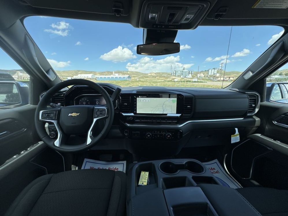2025 Chevrolet Silverado 1500 LT photo 15