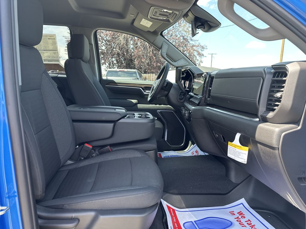 2025 Chevrolet Silverado 1500 LT photo 21