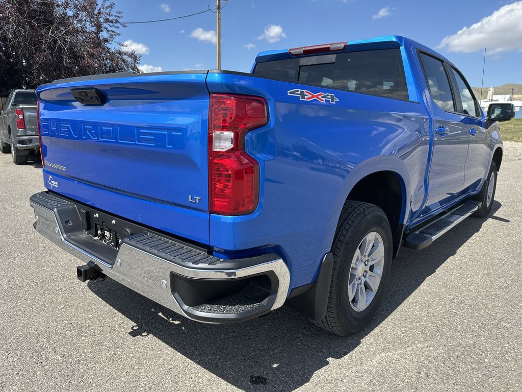 2025 Chevrolet Silverado 1500 LT photo 18