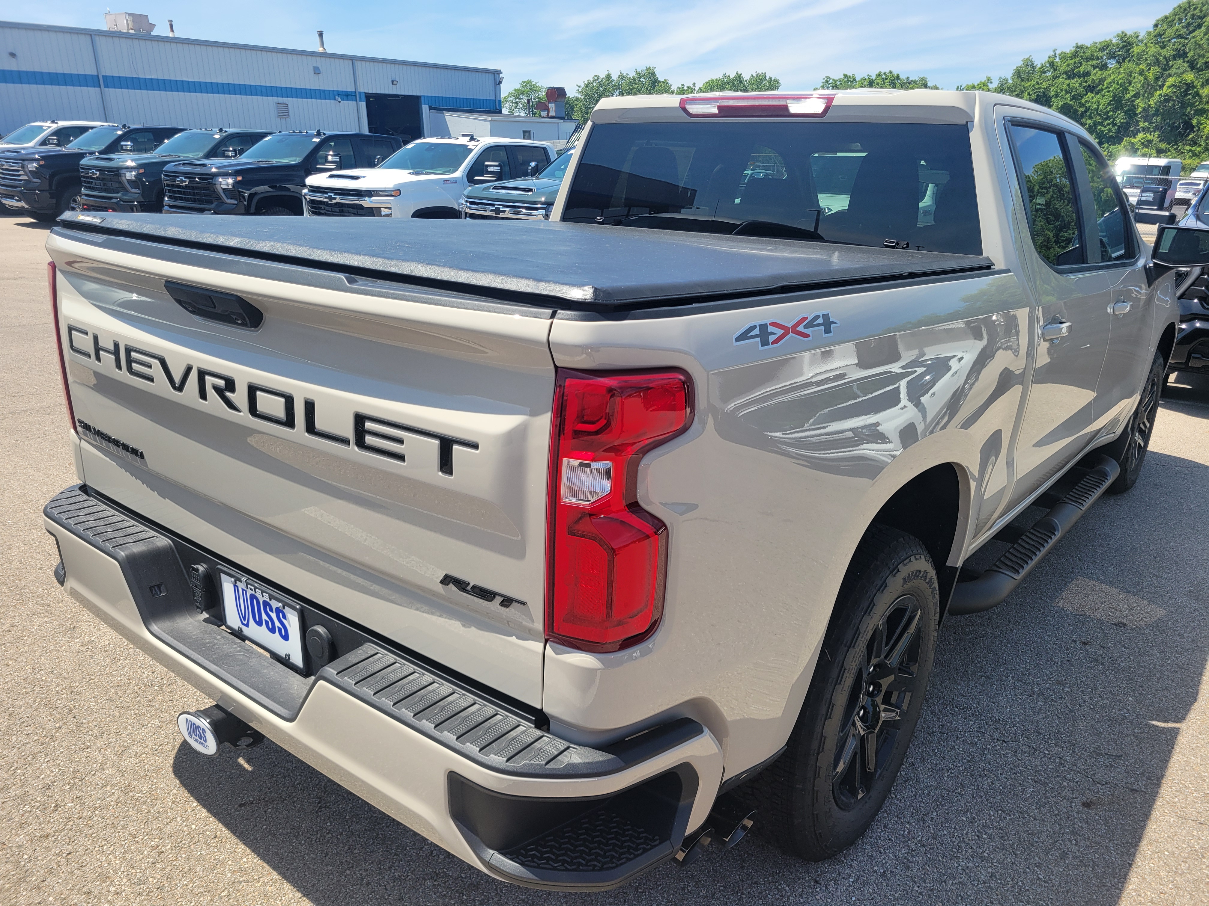 New 2026 White Sands Chevrolet RST image 3