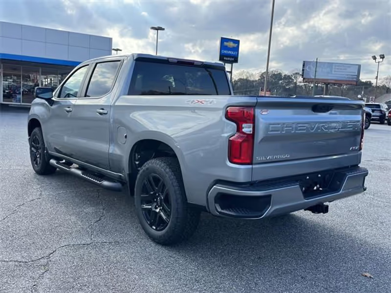 2026 Chevrolet Silverado 1500 RST photo 3