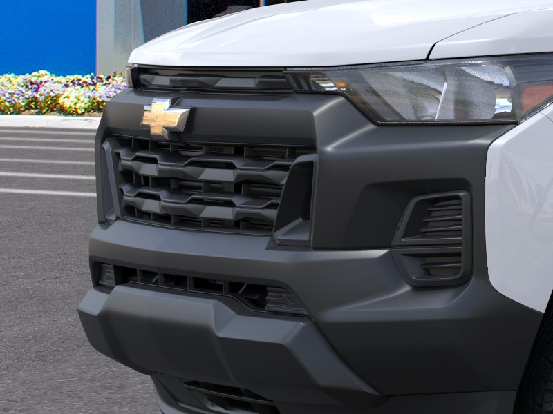 New 2026 Summit White Chevrolet WT image 40