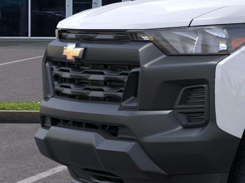 New 2026 Summit White Chevrolet WT image 39