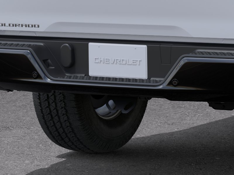 New 2026 Summit White Chevrolet WT image 40
