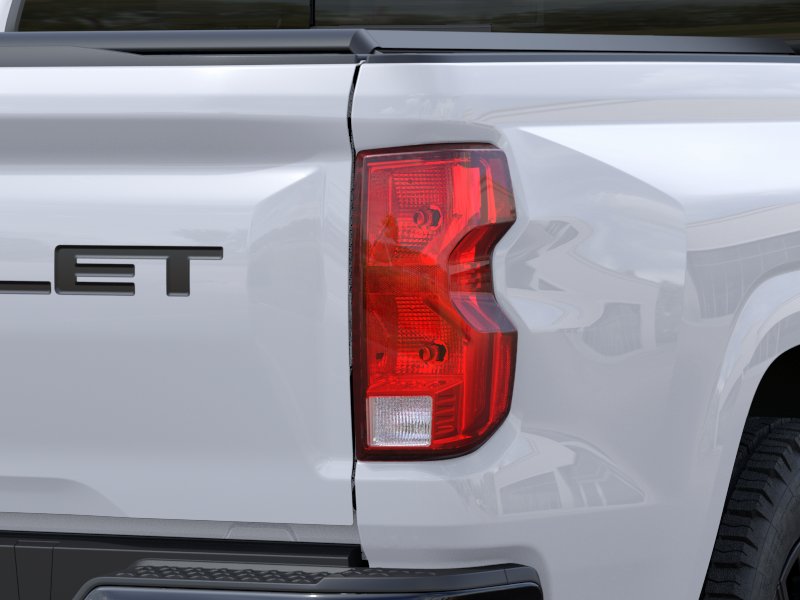 New 2026 Summit White Chevrolet WT image 35