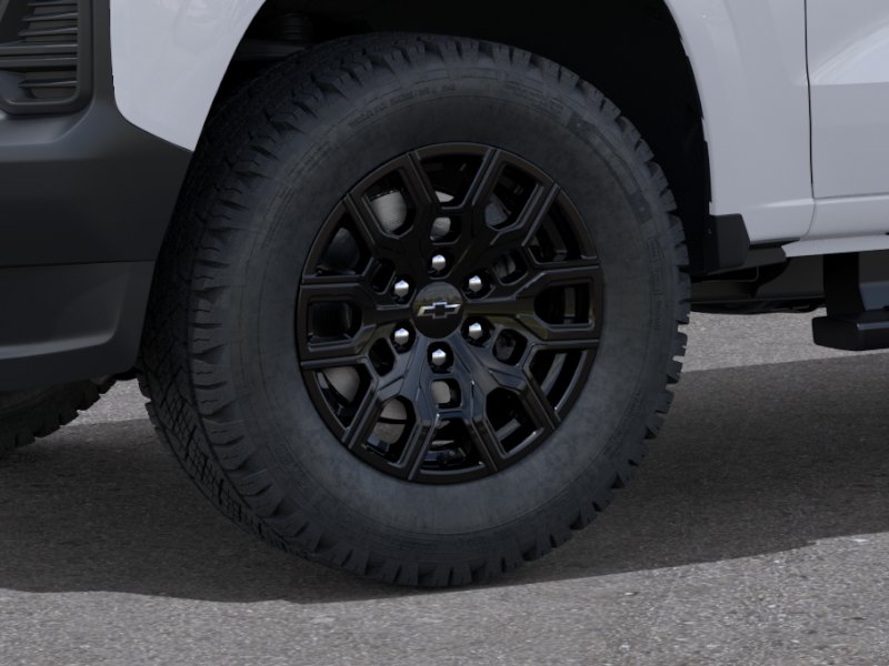 New 2026 Summit White Chevrolet WT image 33