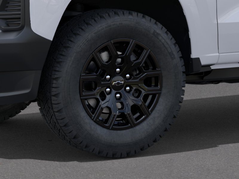 New 2026 Summit White Chevrolet WT image 32